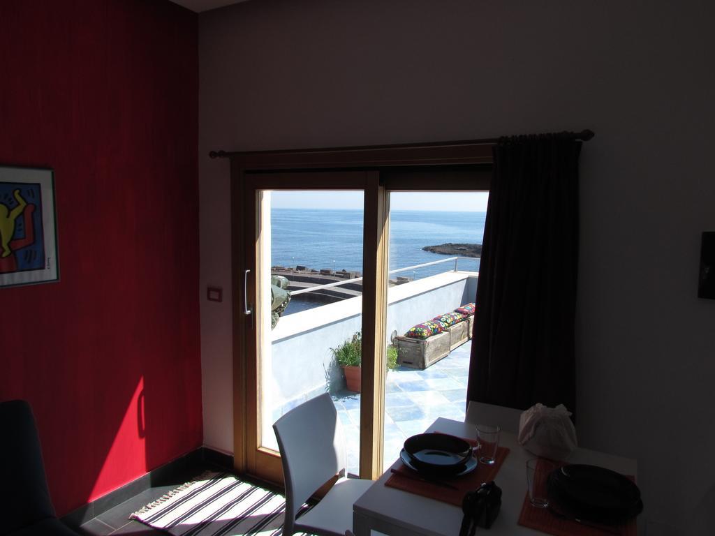 La Terrazza Sul Mare Bed & Breakfast Aci Castello Exterior photo