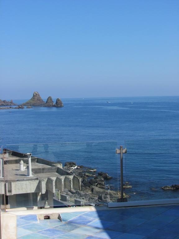 La Terrazza Sul Mare Bed & Breakfast Aci Castello Exterior photo